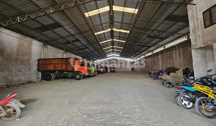 Gudang Lokasi Strategis Akses 3 Tol di Jalan Raya Narogong Bekasi