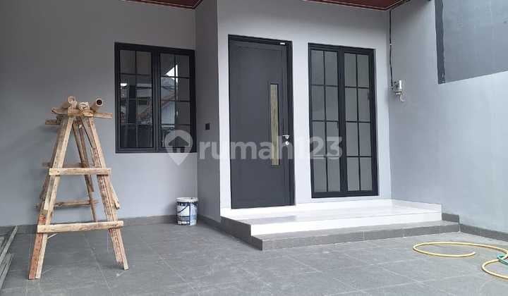 Rumah 2Lt Bangunan Baru Cluster Taman Harapan Baru. Bekasi