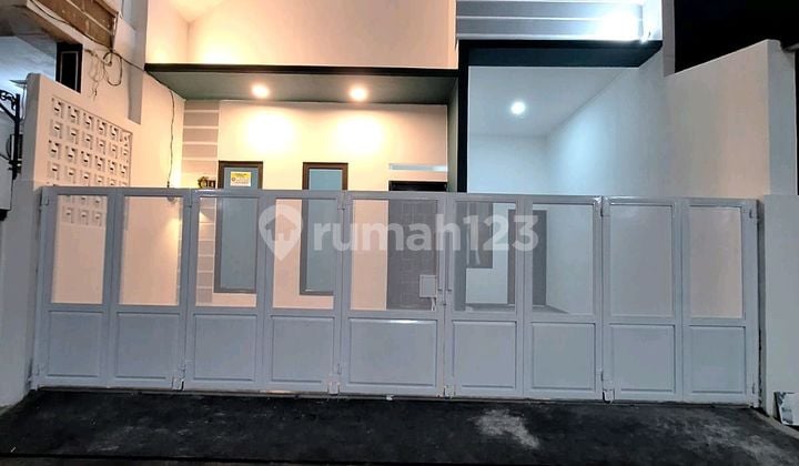 Rumah 2lt Selangkah Ke Summarecon Bekasi Di Tytyan Kencana