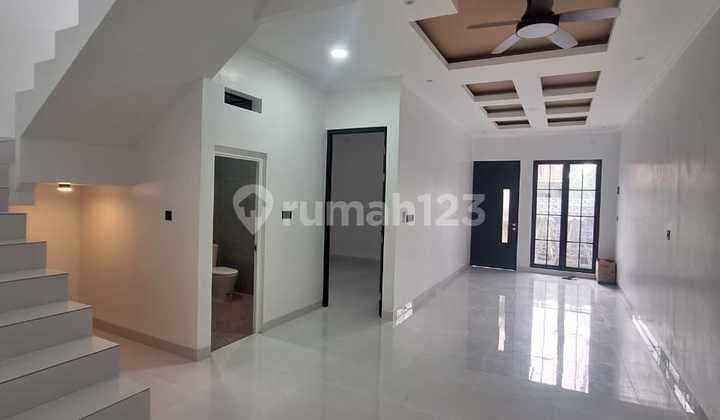 Dijual Rumah Baru 2 Lantai di Cluster Taman Harapan Baru - Bebas Banjir & Premium