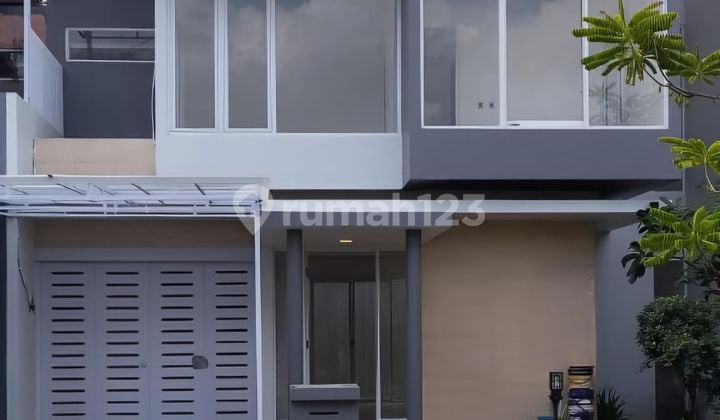 Luxury Ciputra House Strategic Ready to Live New Renovation City Center