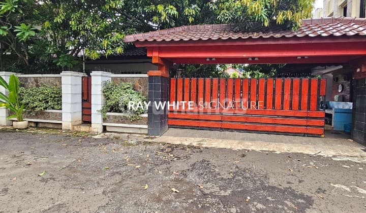 Rumah Mewah Eksklusif di Jl Anggrek Jati Padang - Selangkah ke Tb Simatupang