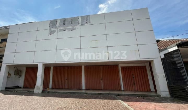 Ruko di Gatot Subroto 400.0 M² SHM Strategis Pinggiran Jalan Utama Tt