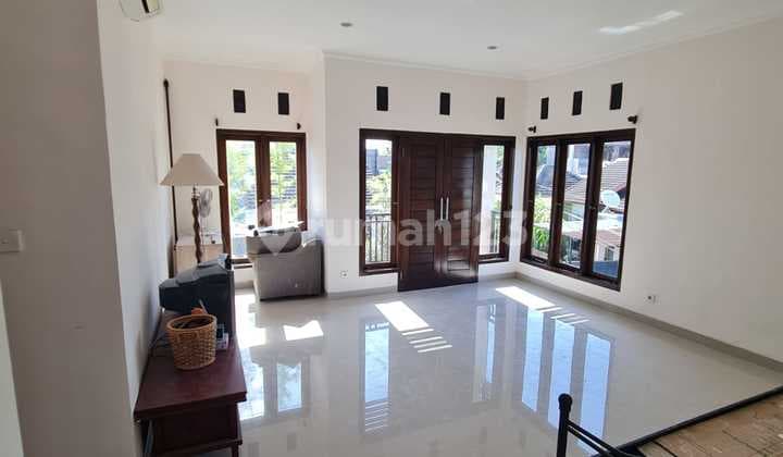 Rumah Cantik Siap Dijual Semi Furnished di Kutuh Mr