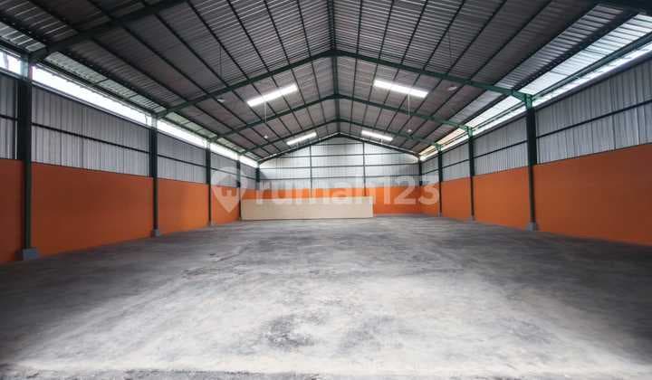Warehouse for Rent in Gatot Subroto 780.0 M² SHM TT