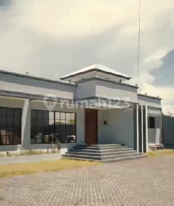 Vila Eeksklusif Luas Strategis Fully Furnished Mr