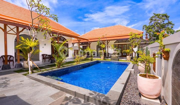 New Villa in Pecatu Features 2 Villa Buildings with One Pool