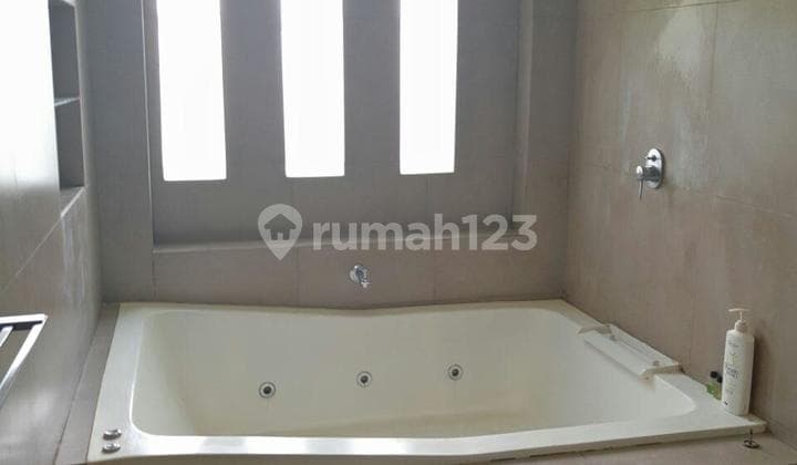 Villa, 2 Floors with Garden, Strategic Location in Sanur