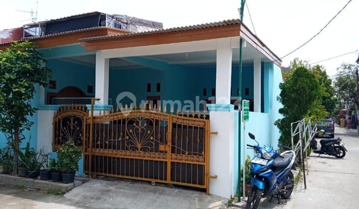 Rumah Siap Huni dengan posisi HOOK di Bekasi Utara - Lokasi Strategis