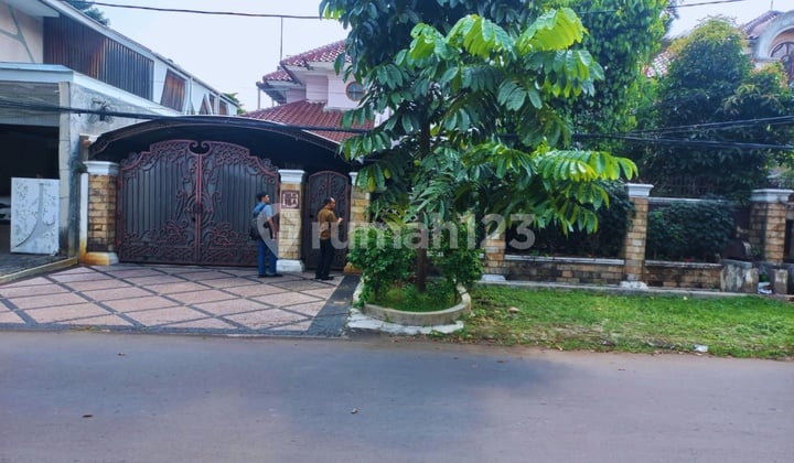 Rumah Mewah Strategis 2 Lantai di Jaka Permai, Bekasi