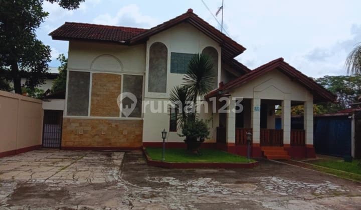 House with a Beautiful Environment and Large Land in Jatiluhur, Bekasi