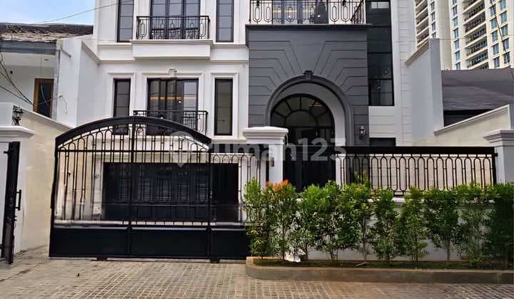 Modern Classic Rumah Pakubuwono Kebayoran Baru Jakarta Selatan