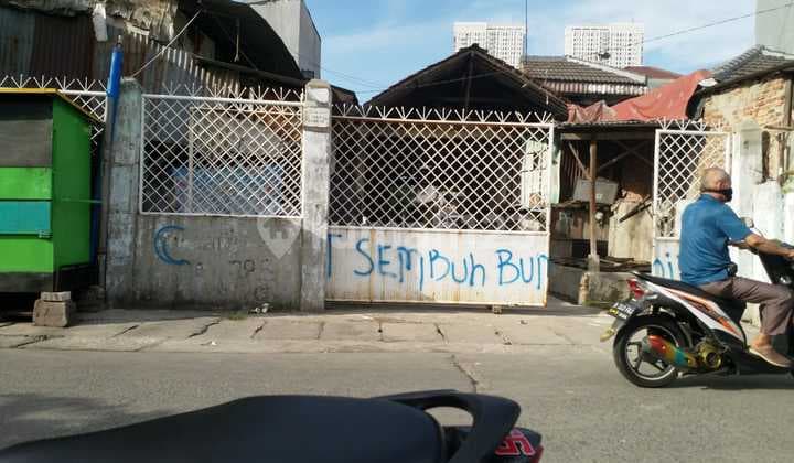 Dijual Cepat Rumah + Kontrakan di Jalan Jembatan Besi Jakarta Barat, Cocok untuk Kost atau Investasi