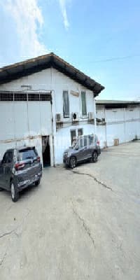 Hot Warehouse West Jakarta Access Fuso Container