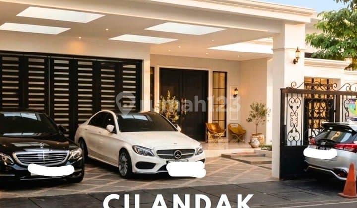 Rumah. Mewah Privat Pool di Cilandak Jakarta Selatan