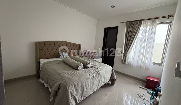 For Sale 10x15 Semi Furnished House in PIK 2