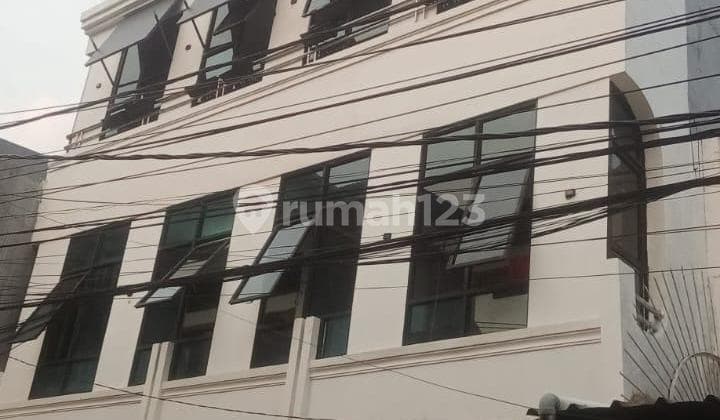 Rumah 3 Lantai Bagus Siap Huni Di Tanah Sereal