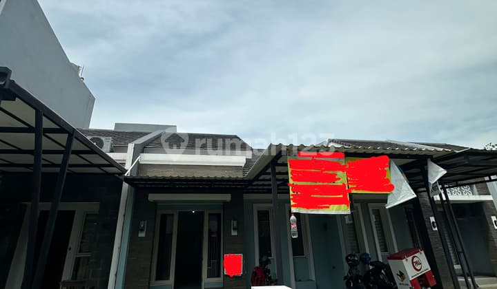 Translation: For Rent: Jelita Alam Sutera House, Cheap 2 Bedrooms, Neat Semi Furnished