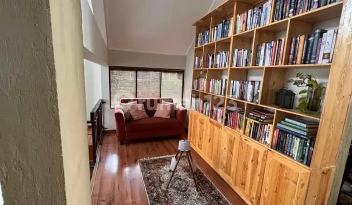 Rumah 2 Lantai Lokasi Strategis Setiabudi Regency