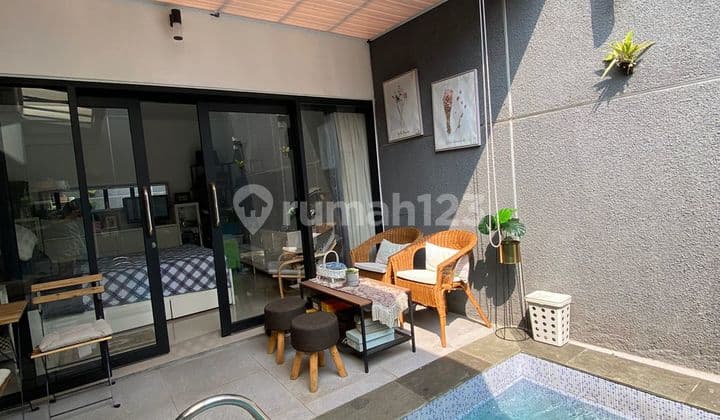 Rumah 2 Lantai Ada Kolam Renang Lokasi Komplek Pondok Hijau Bandung SHM