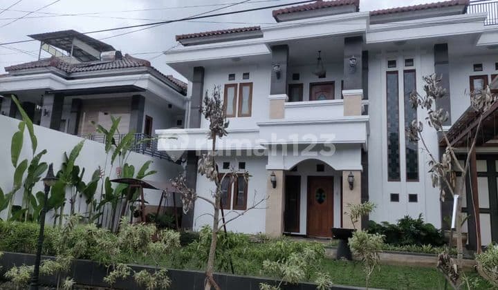 Nice Comfortable 2-Storey House in Gegerkalong Sayap Setiabudhi, North Bandung, Already Fully Furnished