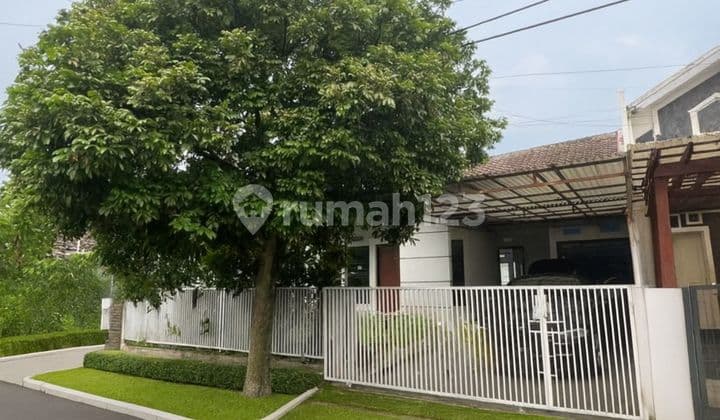 Comfortable House Ready to Occupy with Swimming Pool in Puteraco Gading Regency Complex Bandung Freehold Title
