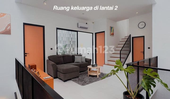 Rumah 3 Lantai Modern Tropical Minimalist Lingkungan Asri