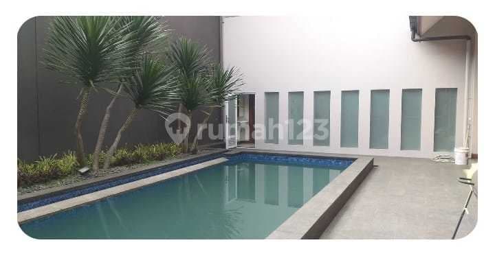 Rumah Mewah Nyaman di Ciumbuleuit Kota Bandung SHM Strategis Sultan Merapat