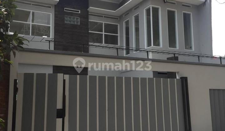 Rumah 2 Lantai Di Kawasan Setiabudi Regency Bandung Utara Bagus Ada Kolam Renang
