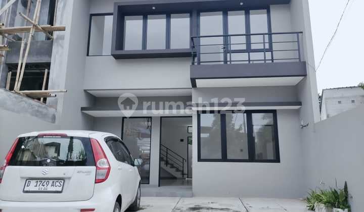 Sewa Perdua Tahun Rumah Baru Bagus 2 Lantai Di Komplek Pondok Hijau Bandung Utara
