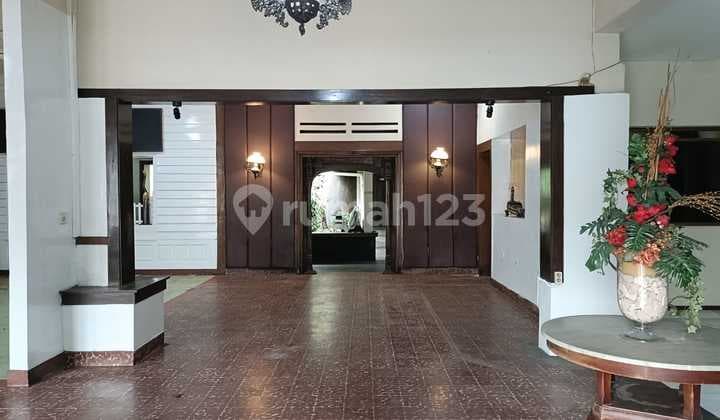 Strategic Shop House Suitable for Business in Padjajaran Bandung