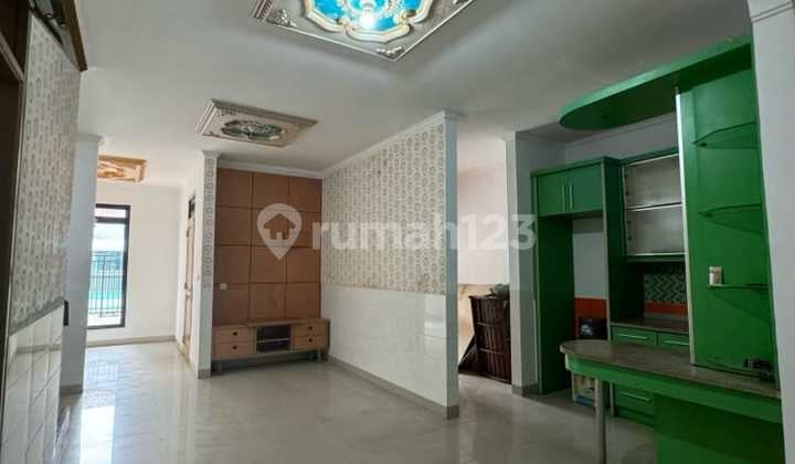 Rumah Semi Furnished di Lingkungan Elite Metland Menteng