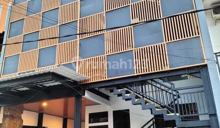 Rumah Bangunan Baru 3 Lantai Siap Huni di Jatiwarna, Kota Bekasi