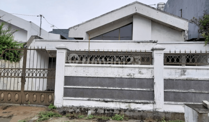 Jual - Rumah Classic Siap Huni Kertajaya Indah