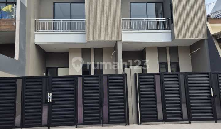 DIJUAL 2 RUMAH KEMBAR BARU SIAP HUNI VILLA KALIJUDAN INDAH, Surabaya Timur
