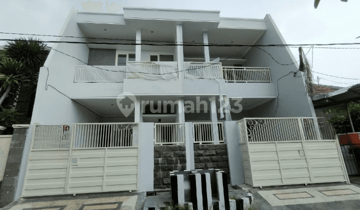 DI Jual RUMAH KEMBAR (2 RUMAH) Modern minimalis di Sutorejo tengah, Surabaya Timur