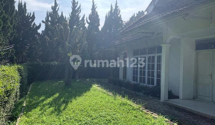 Rumah Hook Halaman Luas Dekat Pondok Hijau