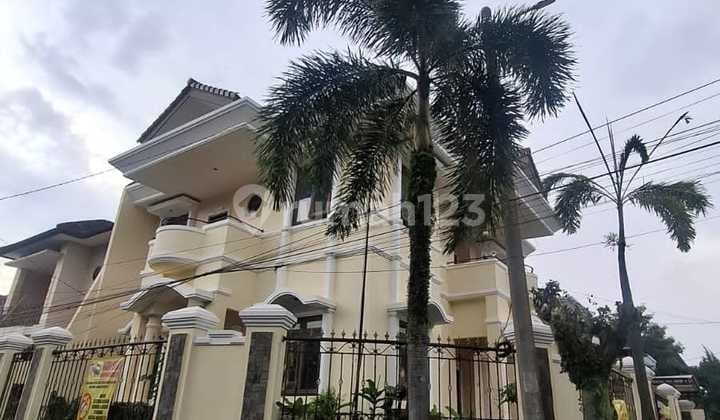 Rumah Hook di Pasteur.disewakan Siap Huni