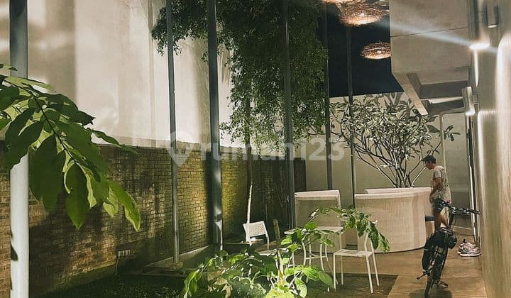 Architectural Residence Taman Sariwangi, Bandung