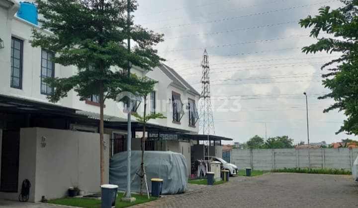 House for Sale via Auction in Grand Harfest Wiyung Surabaya