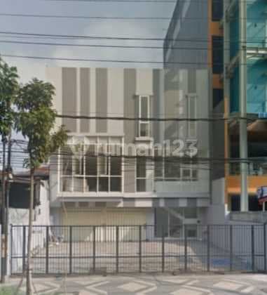 Disewakan Bangunan 3 Lantai, Jl Perak Barat, Krembangan, Surabaya
