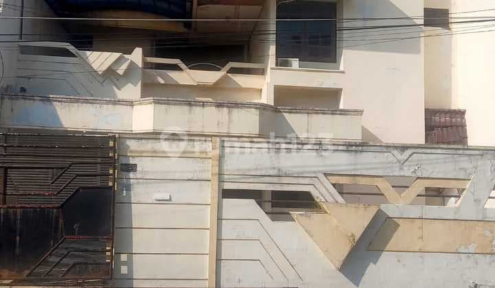 For Sale: House in Dharmahusada Indah Block M, Surabaya
