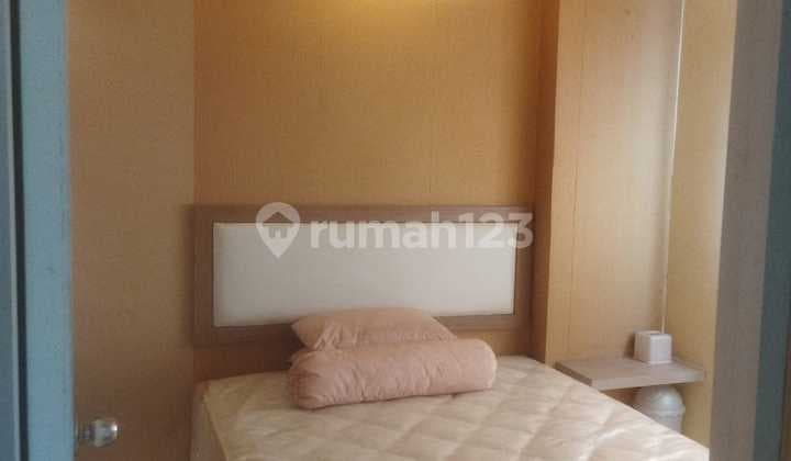 Apartment Kondisi Siap Huni, Cocok Untuk Keluarga Karena Terdapat Kamar Anak Untuk2 Orang Anak,tersedia Juga Meja Belajar, View Dari Balon Dan Jendela Kaca Kamar Utama Arah Mall Kelapa Gading.