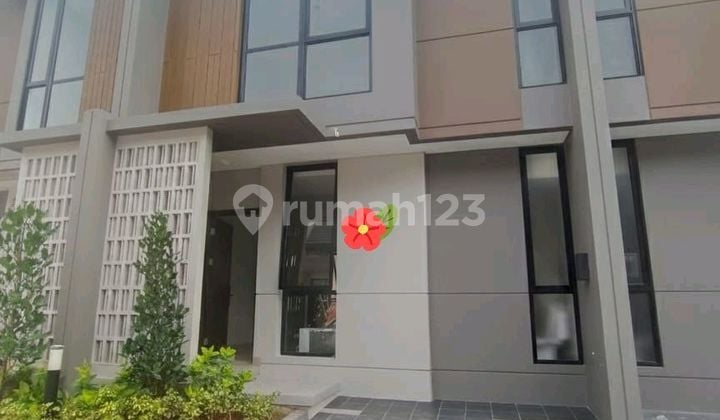 Rumah Baru Serah Terima, Full Furnished, Lihat Pasti Suka dan yang Pasti Bebas Banjir di Cluster Viola Sumarecon Crown Gading