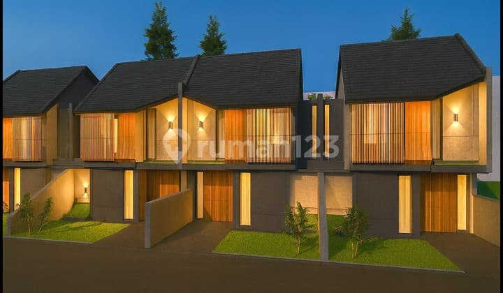 Dekat Pintu Tol Trihanggo, Rumah 2 Lantai Bonus Kolam Renang