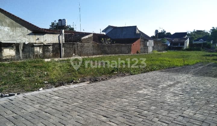 Tanah Jogja di Jl kaliurang Dekat kampus UGM 4 Km, pinggir jalan Raya