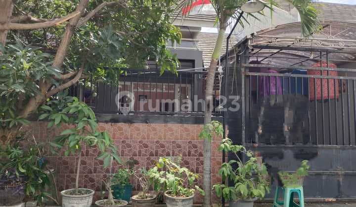 Rumah di Griya Babatan Mukti, siap Huni, Bebas banjir