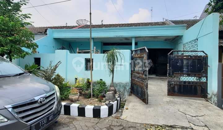 Kutisari, super duper cheap house, land included in the calculation.