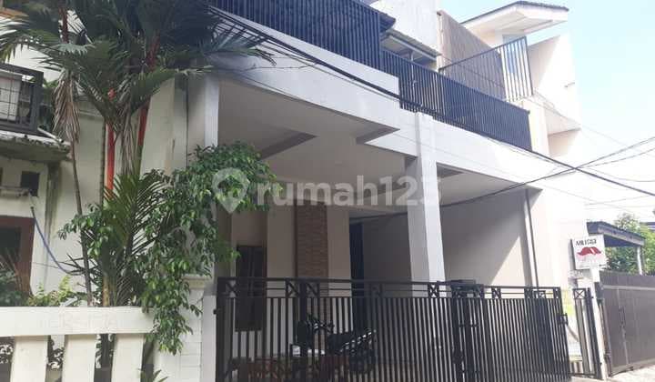 Rumah 2 Lantai Siap Huni di Cilandak SHM, Harga Nego