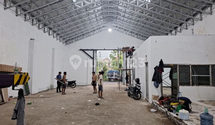 Sewa Gudang Siap Pakai Baru Renovasi Kalimas Barat Dekat Perak